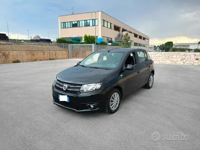 Usata Dacia Sandero Ambiance 90 CV (66 kW) 2016 Nero Berlina