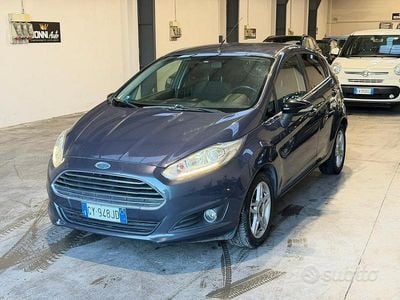 Usata Ford Fiesta Titanium 75 CV (55 kW) 2014 Blu Utilitaria