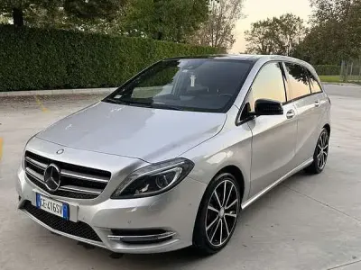 Usata Mercedes B200 Premium 136 CV (100 kW) 2013 Utilitaria