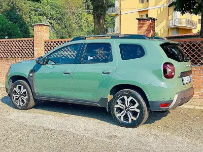 Usata Dacia Duster Journey 101 CV (74 kW) 2023 Verde SUV