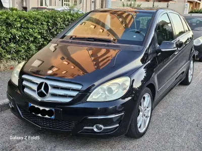 Usata Mercedes B180 109 CV (80 kW) 2009 Nero Monovolume