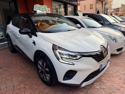 Usata Renault Captur 100 CV (73 kW) 2021 Beige SUV