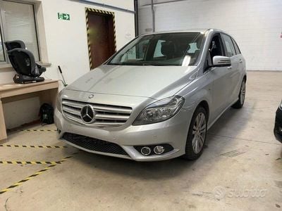 Usata Mercedes B180 Executive 122 CV (89 kW) 2012 Grigio Monovolume