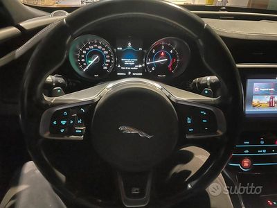 Usata Jaguar XF 240 CV (176 kW) 2016 Nero Berlina