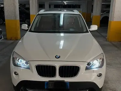 Begagnad BMW X1 2011 Vit SUV