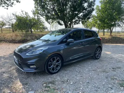 Usata Ford Fiesta ST-Line 86 CV (63 kW) 2018 Grigio Utilitaria
