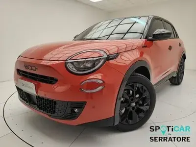 Uusi Fiat 600 Sport 110 HP (80 kW) 2026 Oranssi Katumaasturi
