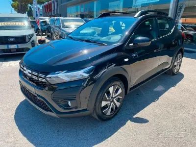 Nuova Dacia Sandero Stepway 101 CV (74 kW) 2026 Nero Berlina