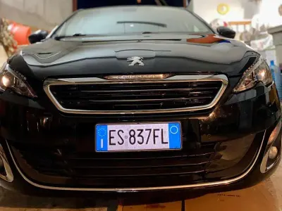 Usata Peugeot 308 Allure 150 CV (110 kW) 2014 Nero Berlina