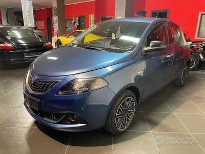Usata Lancia Ypsilon Gold 70 CV (51 kW) 2022 Blu Utilitaria