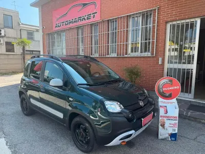 Usata Fiat Panda Cross Cross 69 CV (50 kW) 2023 Verde Utilitaria