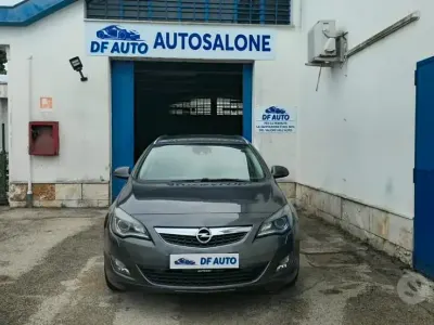 Usata Opel Astra Cosmo 165 CV (121 kW) 2011 Grigio Station wagon