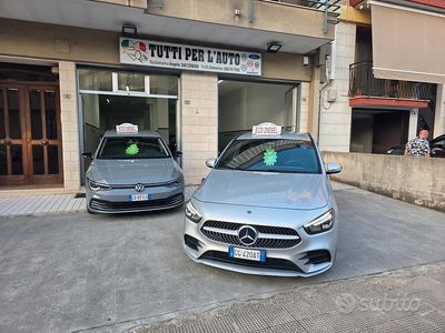 Usata Mercedes B180 Premium 116 CV (85 kW) 2021 Grigio Monovolume
