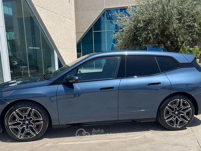 Nuova BMW iX M Sport 135 kW (184 CV) 2026 Blu SUV