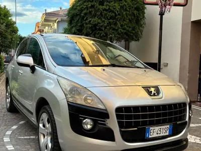 Usata Peugeot 3008 Premium 109 CV (80 kW) 2010 Argento Station wagon