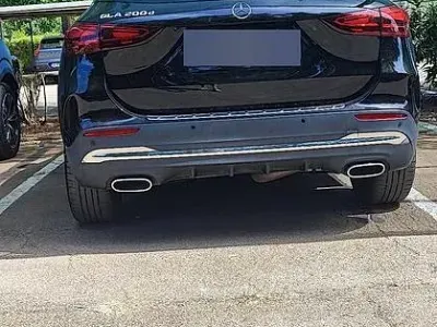 Usata Mercedes GLA200 AMG Line Premium Plus 163 CV (119 kW) 2023 Nero SUV