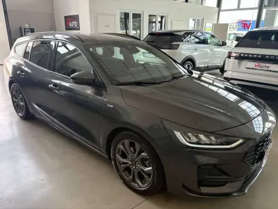 Usata Ford Focus ST-Line 120 CV (88 kW) 2022 Grigio Station wagon