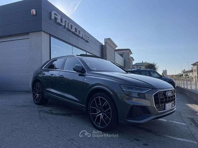 Usata Audi Q8 S-Line 286 CV (210 kW) 2019 Gray SUV