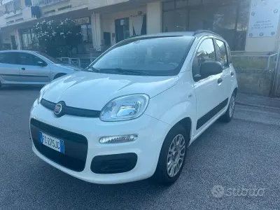 Usata Fiat Panda Young 69 CV (50 kW) 2015 Bianco Utilitaria