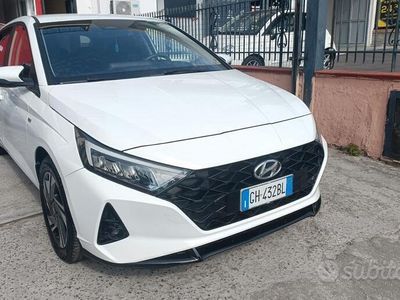 Usata Hyundai i20 101 CV (74 kW) 2022 Bianco Utilitaria