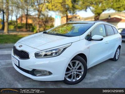 Begagnad Kia Ceed 90 HK (66 kW) 2015 Vit Halvkombi