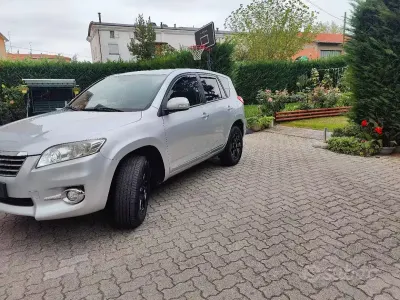 Usata Toyota RAV4 150 CV (110 kW) 2011 Grigio SUV