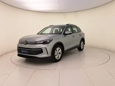 Usata VW Tiguan Life 150 CV (110 kW) 2025 Dolomite silver metallizzato SUV