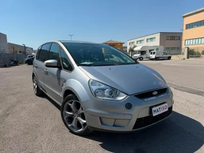 Usata Ford S-MAX Titanium 140 CV (102 kW) 2008 Argento Monovolume