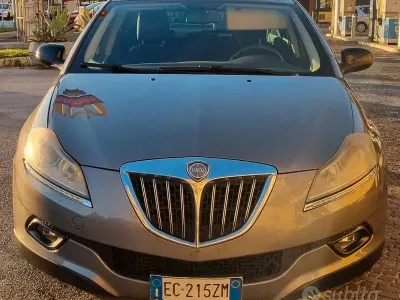 Usata Lancia Delta 120 CV (88 kW) 2010 Grigio Utilitaria