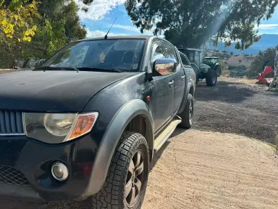 Usata Mitsubishi L 136 CV (100 kW) 2008 Nero SUV