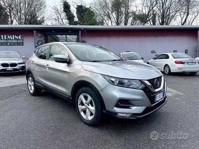 Usata Nissan Qashqai N-Connecta 130 CV (95 kW) 2019 Grigio SUV