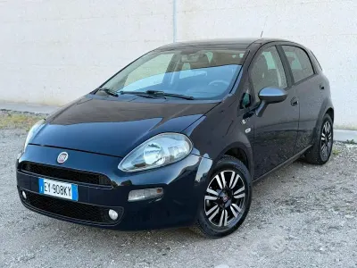 Gebraucht Fiat Punto 77 PS (56 kW) 2015 Blau Kleinwagen