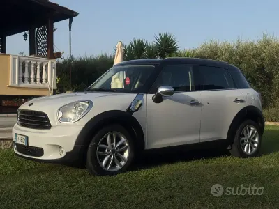 Usata Mini Cooper Countryman 111 CV (81 kW) 2011 Marrone SUV