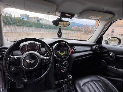 Begagnad Mini Cooper D 2015 Svart Halvkombi
