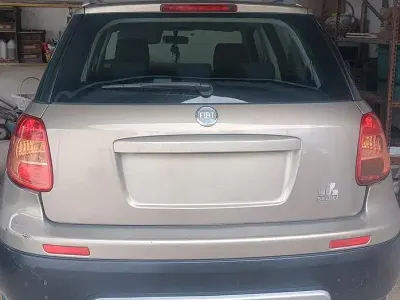Usata Fiat Sedici 107 CV (78 kW) 2007 SUV