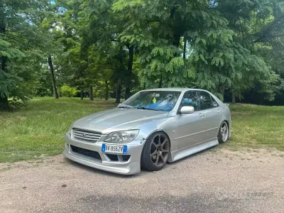 Usata Lexus IS200 155 CV (114 kW) 2001 Grigio Berlina