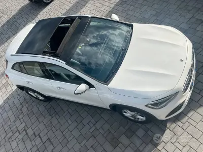 Usata Mercedes GLA200 150 CV (110 kW) 2023 Bianco SUV