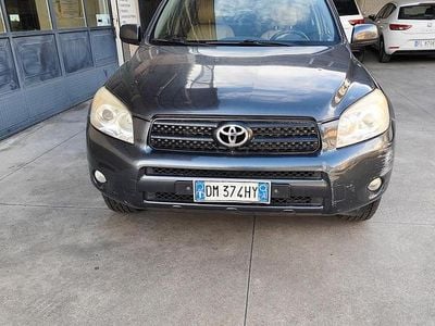 Second-hand Toyota RAV4 150 CP (110 kW) 2008 Gri SUV