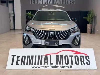 Usata Peugeot 2008 Allure 130 CV (95 kW) 2024 Grigio SUV