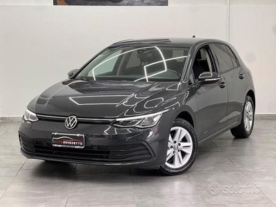 Grigio Usata 2022 VW Golf Life Berlina | 18.490 € (Buon prezzo)