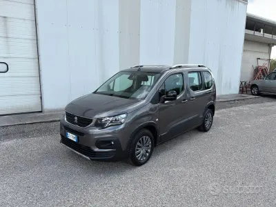 Usata Peugeot Rifter Allure 110 CV (80 kW) 2021 Grigio platinum Monovolume