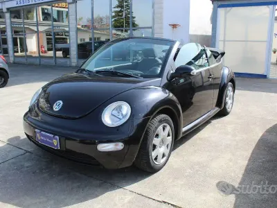 Usado VW New Beetle 102 CV (75 kW) 2005 Negro Utilitario