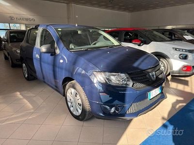 Usata Dacia Sandero Ambiance 75 CV (55 kW) 2016 Blu Berlina