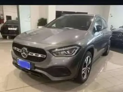 Usata Mercedes GLA180 116 CV (85 kW) 2023 Grigio SUV