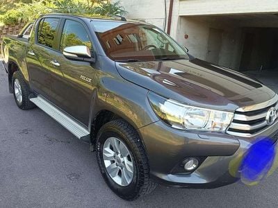 Begagnad Toyota HiLux Executive 150 HK (110 kW) 2016 Pickup