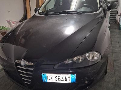 Usata Alfa Romeo 147 Distinctive 116 CV (85 kW) 2005 Nero Utilitaria