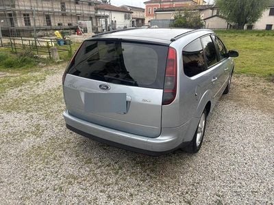 Begagnad Ford Focus 116 HK (85 kW) 2006 Kombi