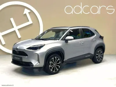 Käytetty Toyota Yaris Cross Trend 92 HP (67 kW) 2023 Harmaa Katumaasturi