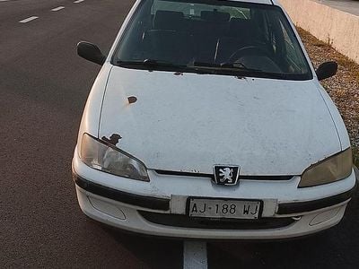 Usata Peugeot 106 60 CV (44 kW) 1996 Bianco Utilitaria