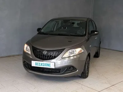 Gebraucht Lancia Ypsilon Silver 70 PS (51 kW) 2023 Grau Kleinwagen